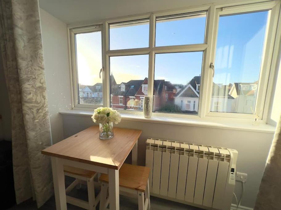 Princes Court, Sea Road ボーンマス エクステリア 写真